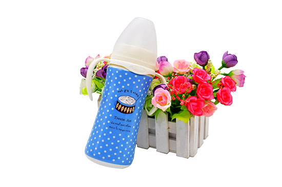 貝斯比幻彩瓷弧形寬口自動奶瓶藍(lán)色