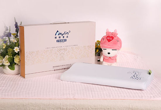 麒麟童話護(hù)形保健枕0-5歲