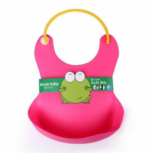 轉(zhuǎn)轉(zhuǎn)熊塑料防漏寶寶飯兜