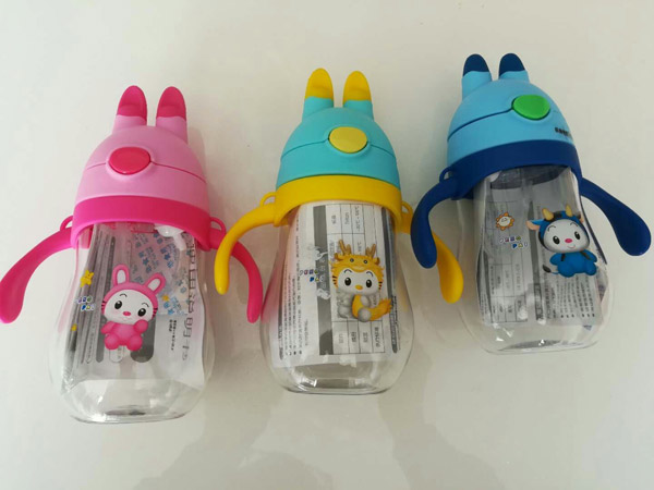 好樂(lè)嬰Tritan料水壺350ml.jpg 好樂(lè)嬰Tritan料水壺350ml.jpg