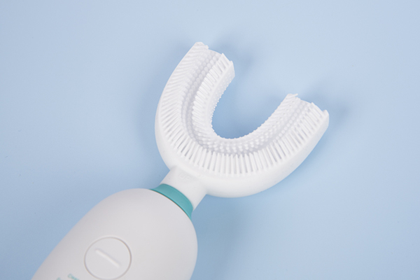 益牙樂成人U型牙刷產(chǎn)品展示 (2).jpg