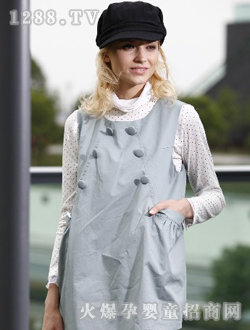 也諾雙排釘扣背心